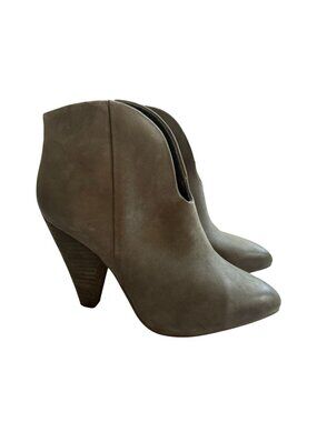 VINCE CAMUTO Gray Leather Ankle Boots Size 8W